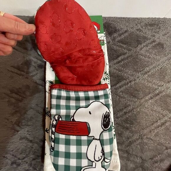 Peanuts Snoopy 3 piece kitchen set holiday & 6 pack magnetic clips NWT - Picture 6 of 8